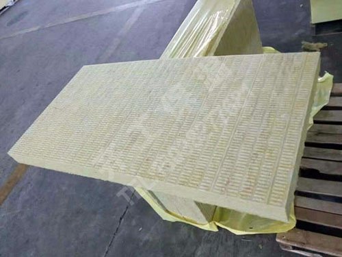 巖棉板與泡沫板的優點分析