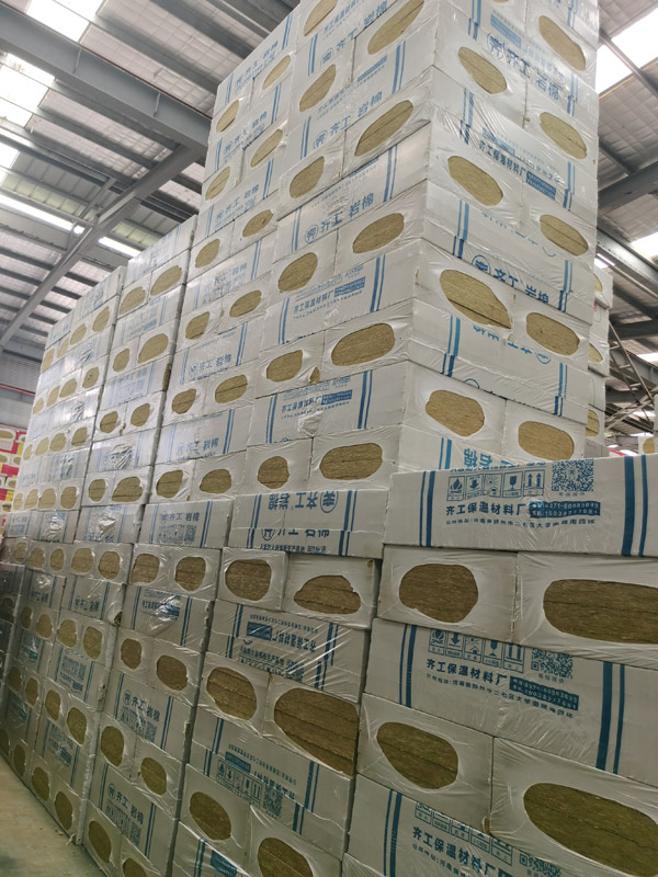 巖棉板生產車間